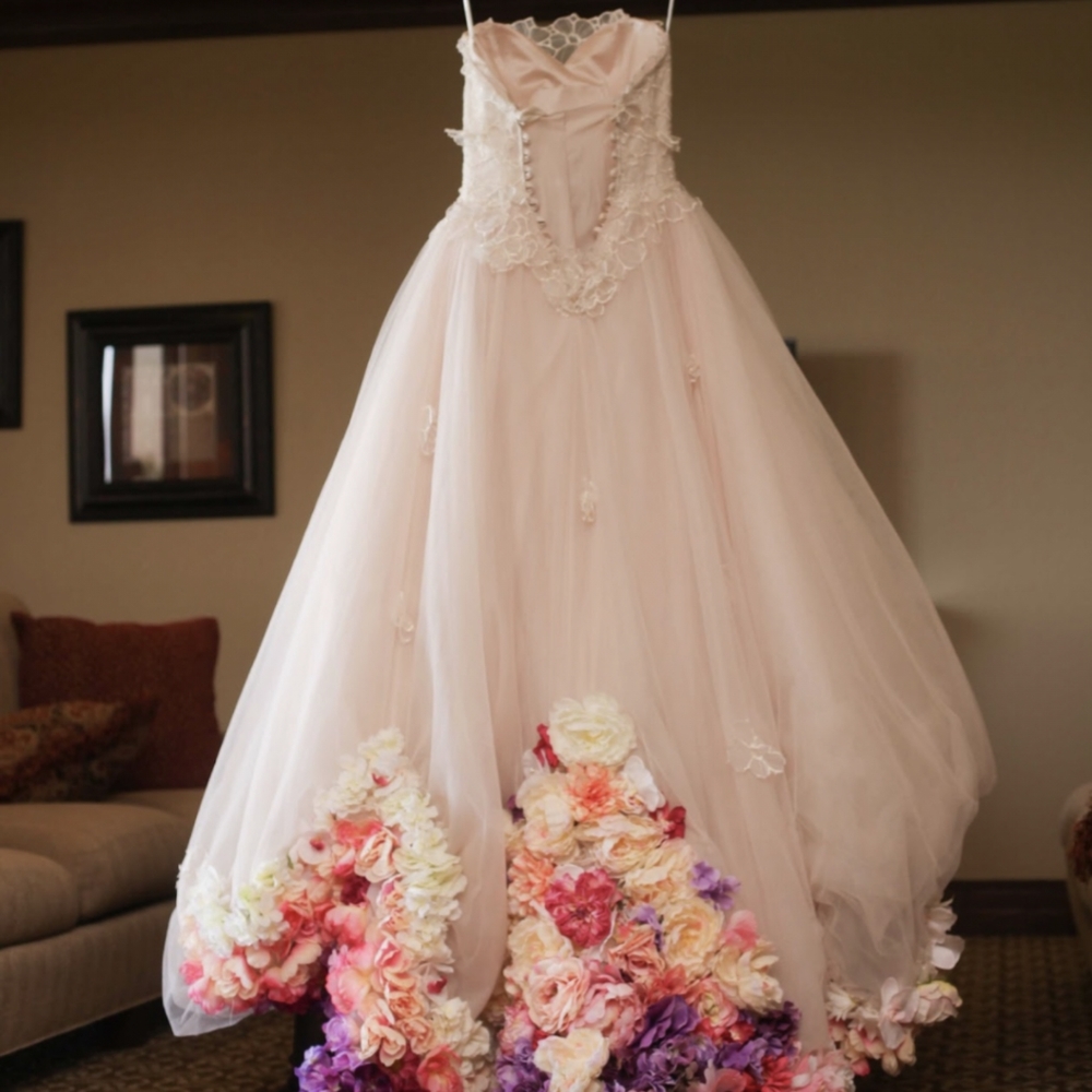 Unique Couture Wedding Gown - Picture 4 of 6